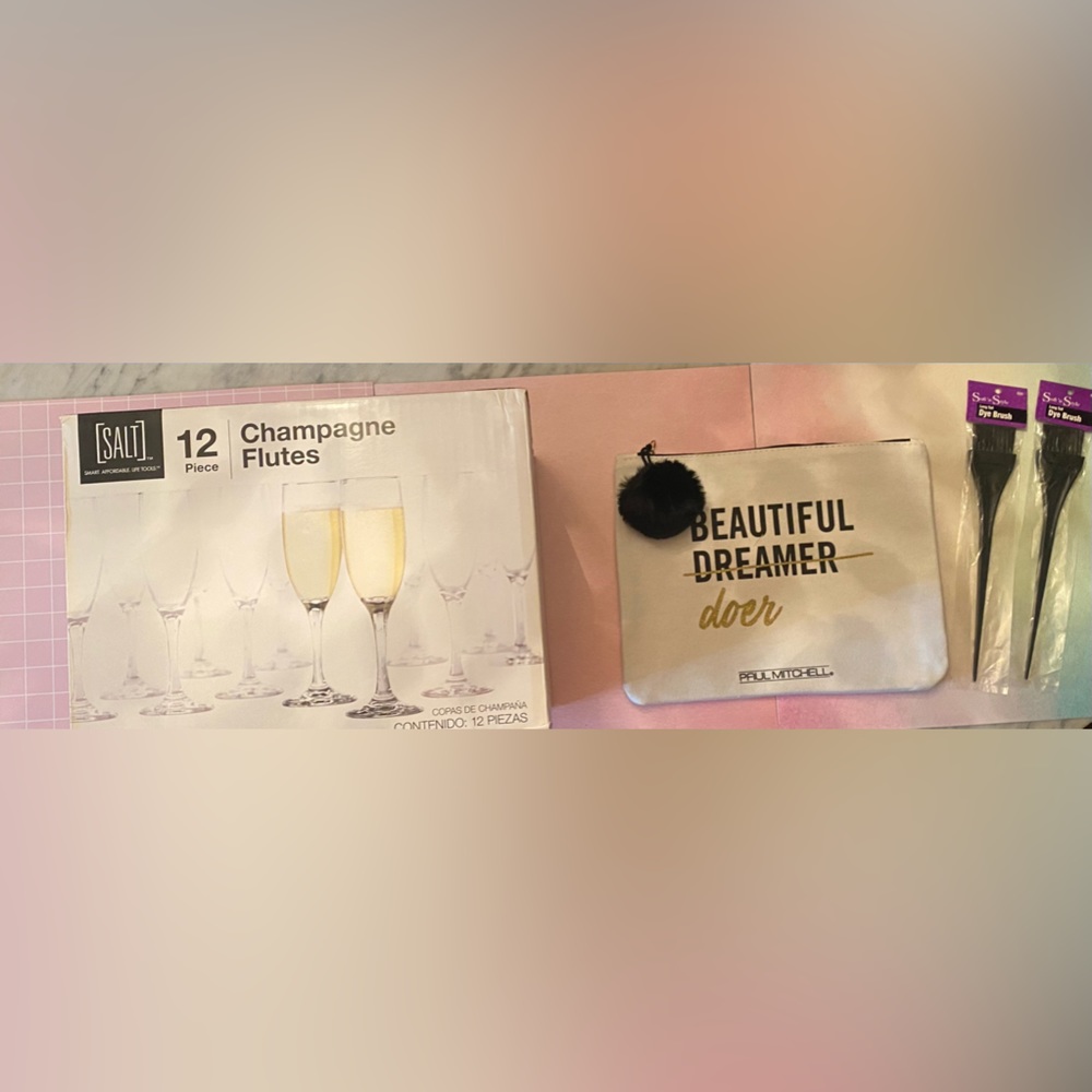Salon Studio Kit - Champagne Glasses & 2 Tint Brushes, & Cosmetic Bag